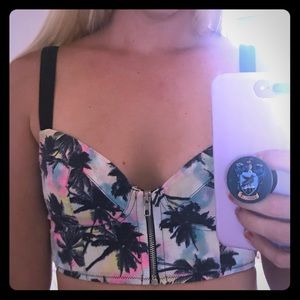 👙 Victoria’s Secret Front Zip Crop Top